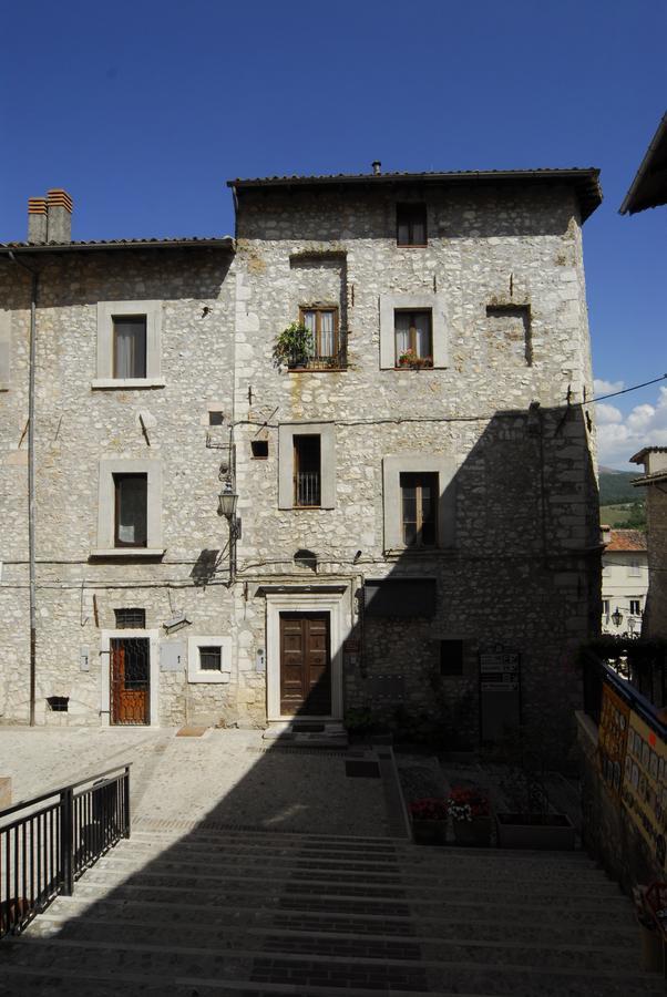 B&B Palazzo Sassatelli Cascia Exterior photo